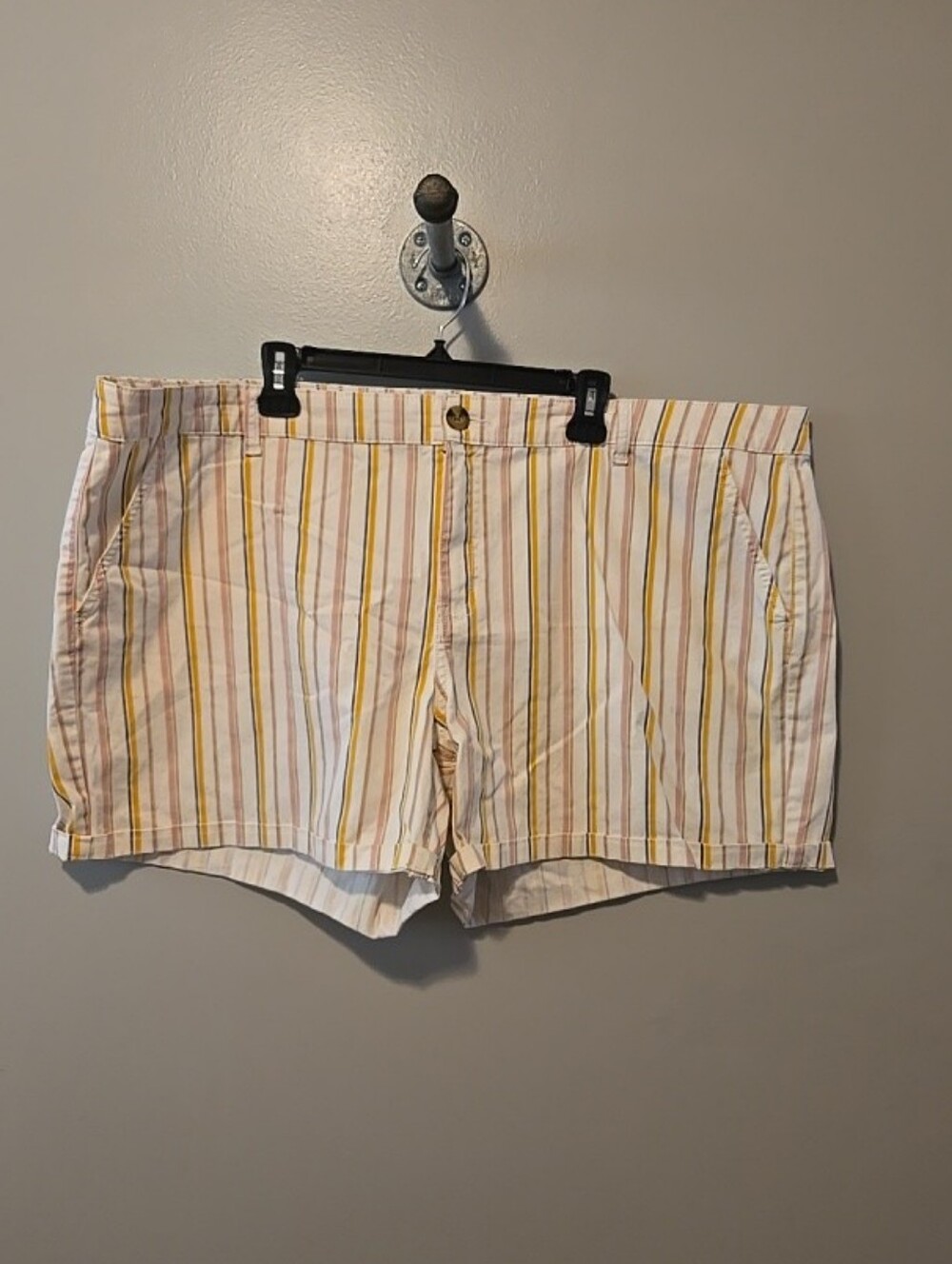 ANA A New Approach Women's 24W Mid Rise Midi Shorts Multi Color Stripe 6" Inseam